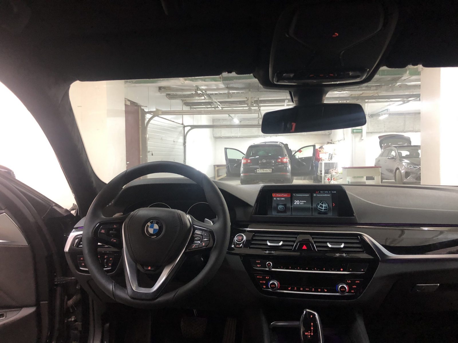 BMW G30 — потолок в алькантару — фото выполненной работы
