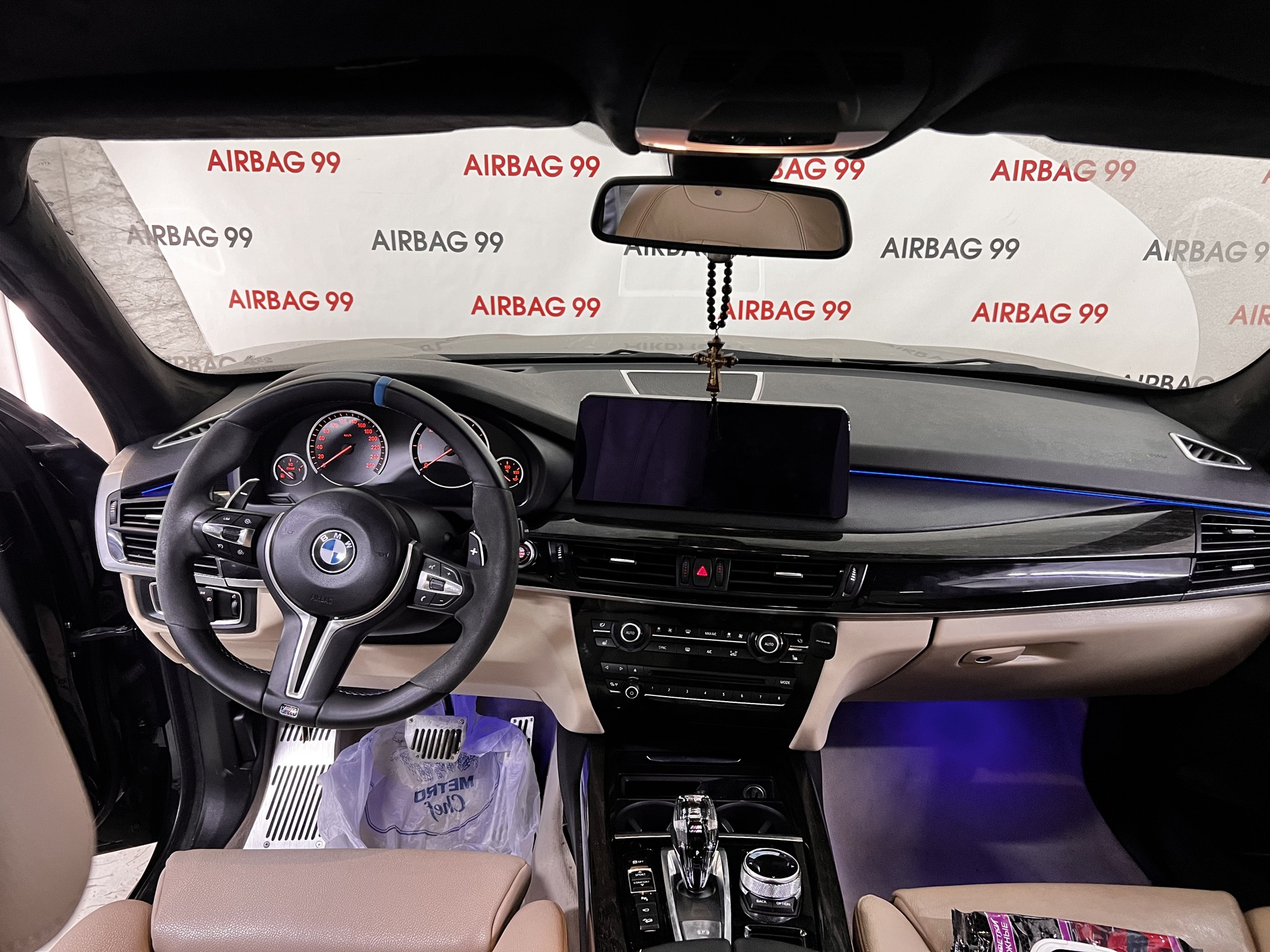 Салон BMW X5 F15 — работа мастерской AIRBAG99