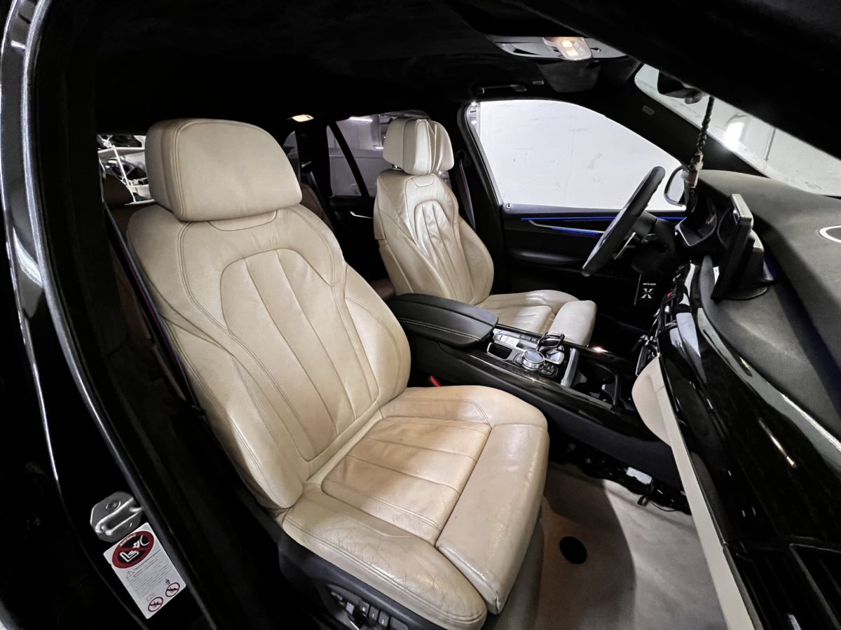 BMW X5 F15 — Передние сиденья и отделка салона