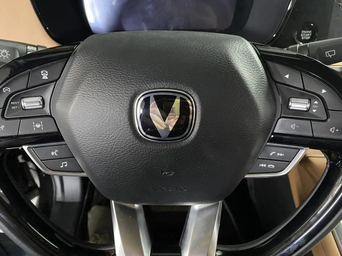 Changan CS95 — Центральная часть рулевого колеса
