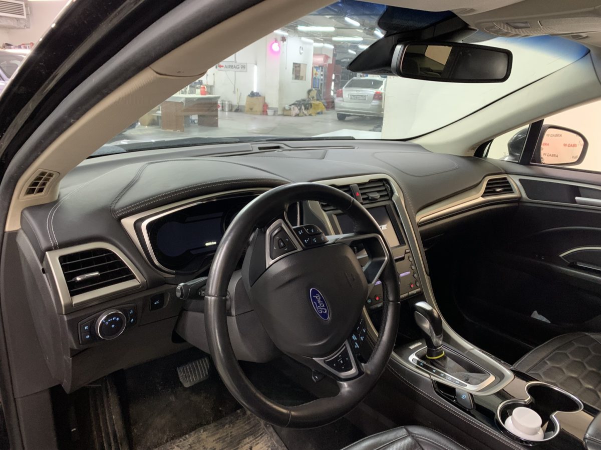 Ford Mondeo — Передняя часть салона в собранном виде