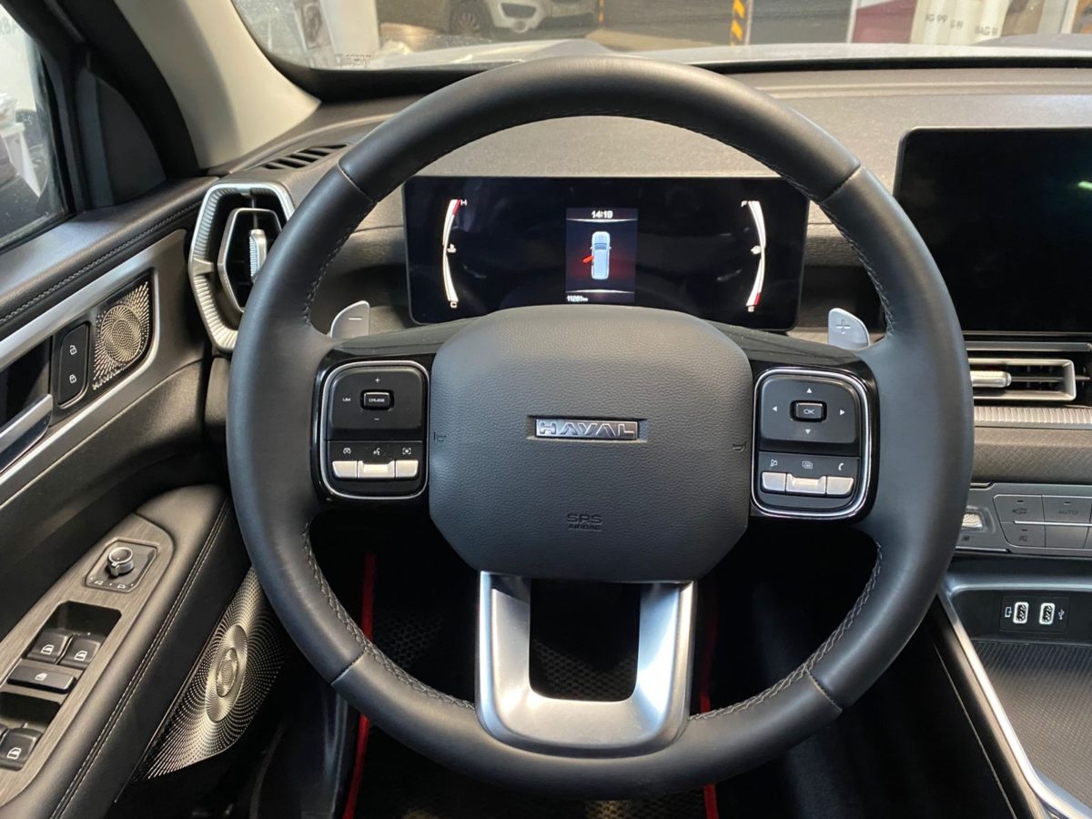 Haval H5 — Рулевое колесо и приборная зона