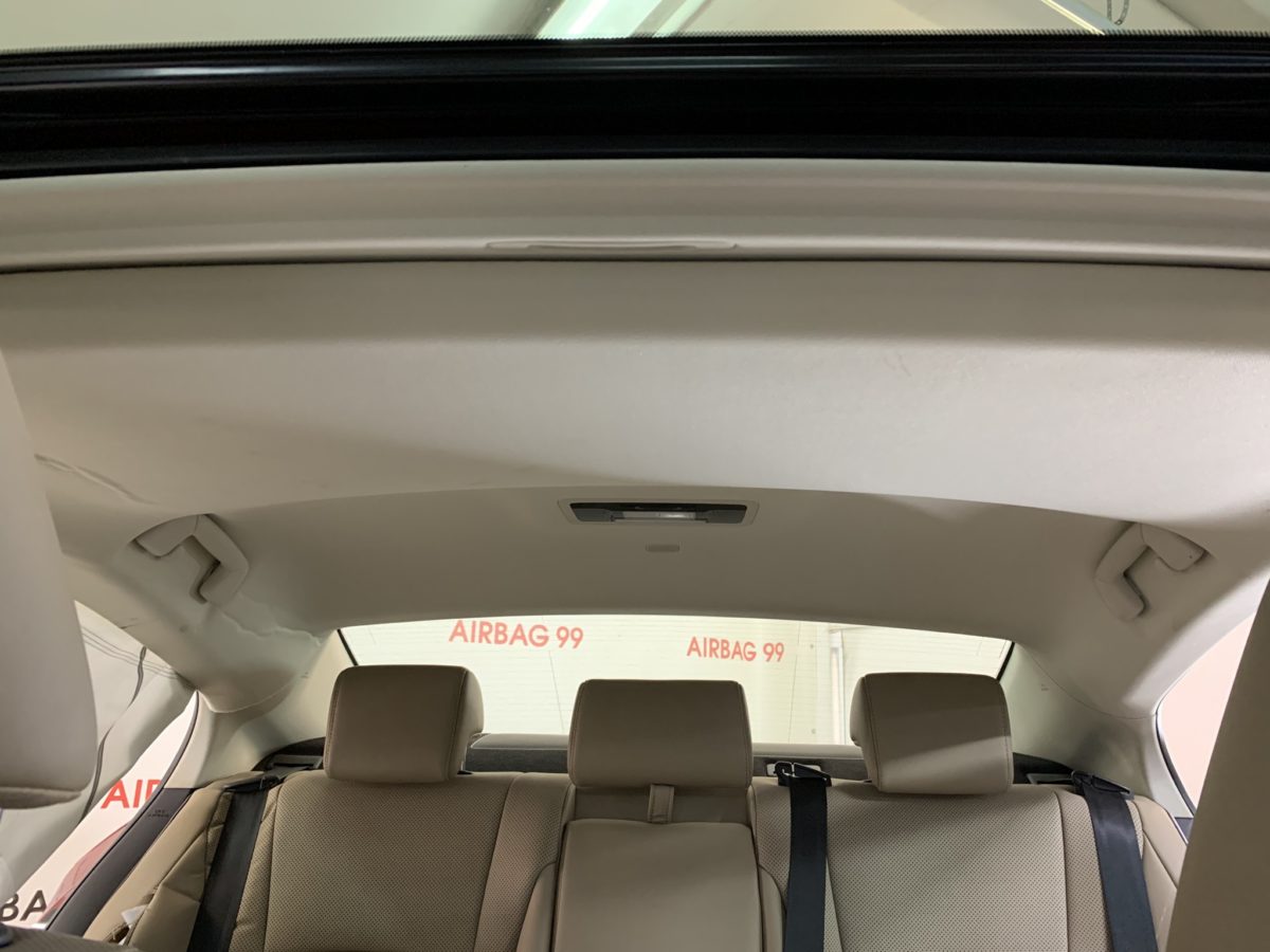 Lexus ES 300h — Верхняя часть салона над задним рядом