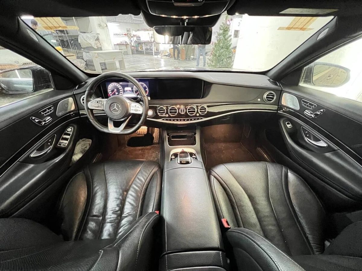 Mercedes-Benz S-Class W222 — Общий вид собранной передней части салона
