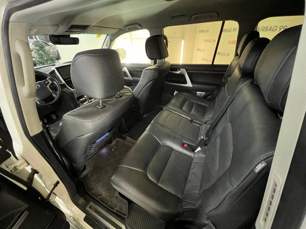 Toyota Land Cruiser 200 — Задний ряд после работ