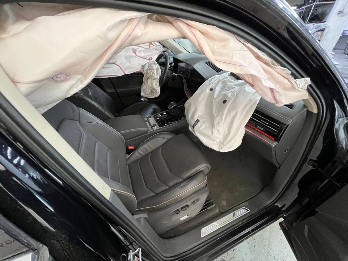 Volkswagen Touareg — Водительское место и боковая зона до работ